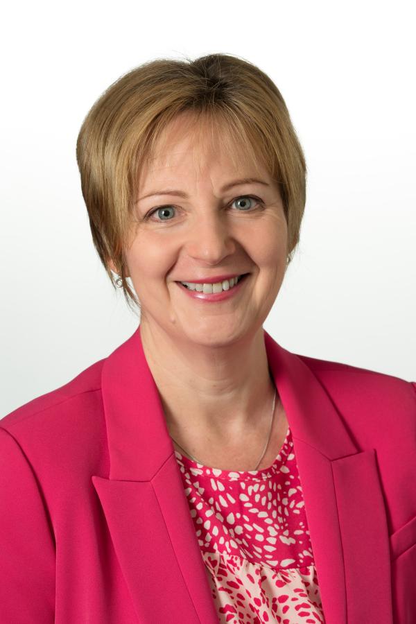 Debbie Walker - headshot